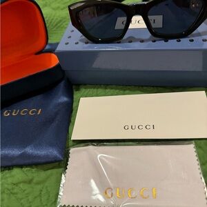 Gucci Black Frame Sunglasses with light black Lenses and Navy Case